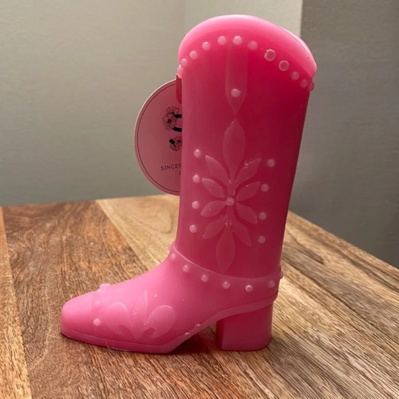 NWT Pink Cowboy Boot Candle - Picture 1 of 7